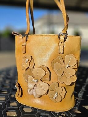 Vintage Nine West Floral Appliqué Faux Leather Bucket Bag Yellow Spring Purse